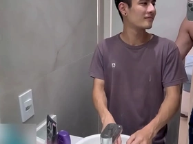 Visita inesperada de um novinho asiático chinese gay porn telegram