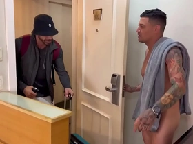 Vizinho tarado bateu na porta errada e acaba ganhando leitinho ,vídeo completo no red… korean femboy gay porn