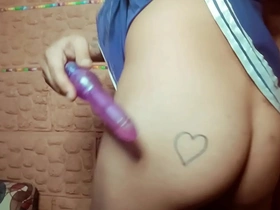 Bailando como una zorrita en traje de porrista se me ve el culo hot elated porn daddy