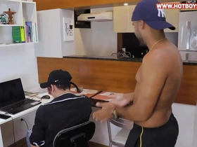 Dei pro nerd safado que veio consertar meu pc gay porn chinese school