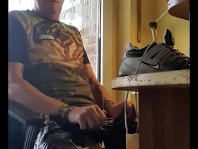 Wichsen in glanzhose harter schwanz und sneaker sniffen gay porn japan scat