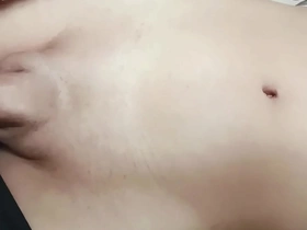 ズボンを脱ぐとかわいい包茎パイパンちんぽが頭を出す korean blithe porn gifs