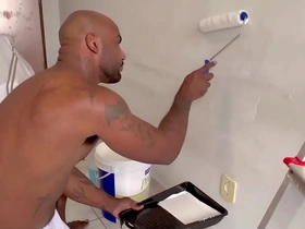 Pintor dotado fudendo o ajudante sarado bareback gay porn videos korean