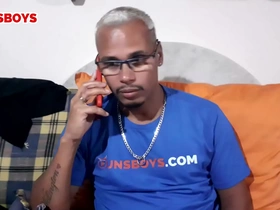 Pediu uma pizza de calabresa , mas acabou convencendo o entregador a trocar a pizza por sexo  l  assista completo no red japan gay school porn