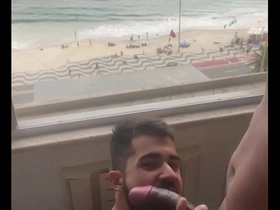 Mamando com gosto essa piroca de 27 cm com essa ken linda da praia (completo no red) vietnam muscle gay porn