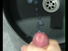 Jerking off a big dig up in the bathroom! finished with moans! mountain of cum! muscular straight guy! gay porn japan handsome